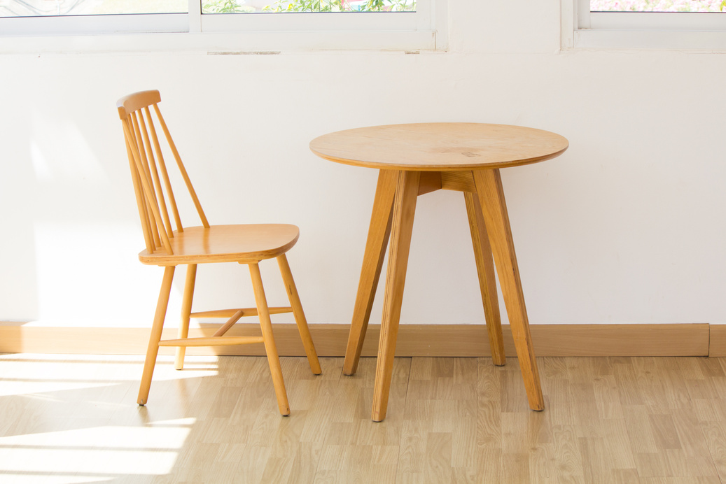 Dinning room table and chairs